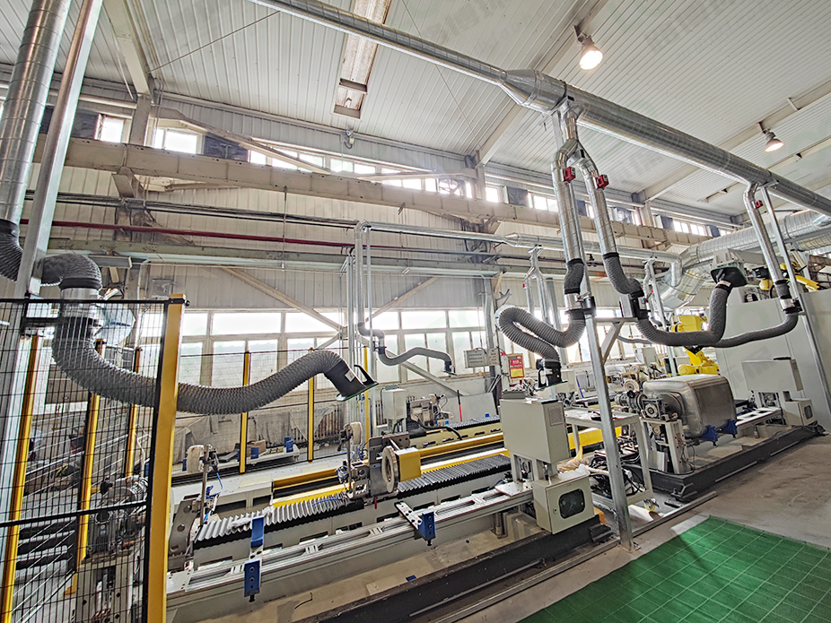 路博環(huán)保焊接煙塵凈化系統(tǒng)施工進(jìn)行時 (3).jpg